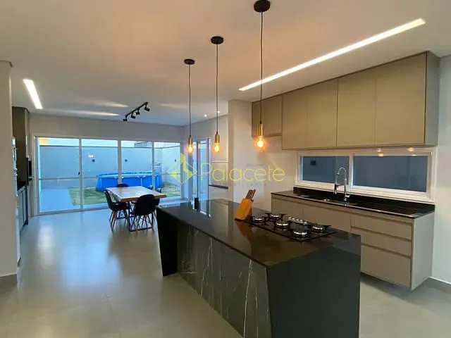 Casa com 300m² 3 quartos e 2 banheiros, à venda, no bairro Bairro do Grama em Caçapava