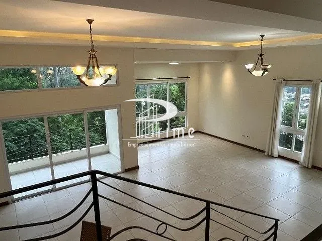 Casa com 700m² 4 quartos e 4 banheiros, à venda, no bairro Maceió em Niterói