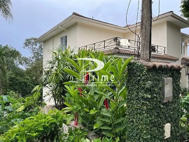 Casa com 700m² 4 quartos e 4 banheiros, à venda, no bairro Maceió em Niterói