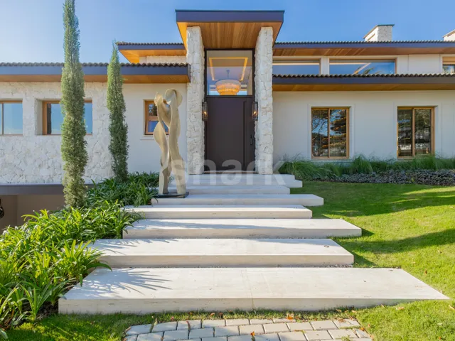 Casa com 1200m² 5 quartos e 6 banheiros, à venda, no bairro Tamboré em Santana de Parnaíba