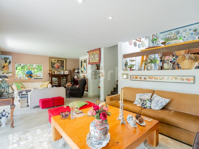 Casa com 360m² 3 quartos e 2 banheiros, à venda, no bairro Alphaville em Santana de Parnaíba