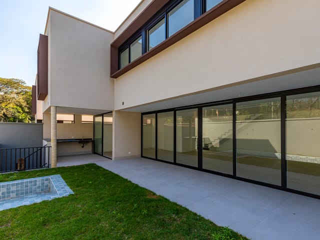 Casa com 480m² 4 quartos e 6 banheiros, à venda, no bairro Jardim Cordeiro em São Paulo
