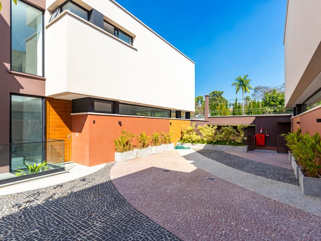 Casa com 480m² 4 quartos e 6 banheiros, à venda, no bairro Jardim Cordeiro em São Paulo