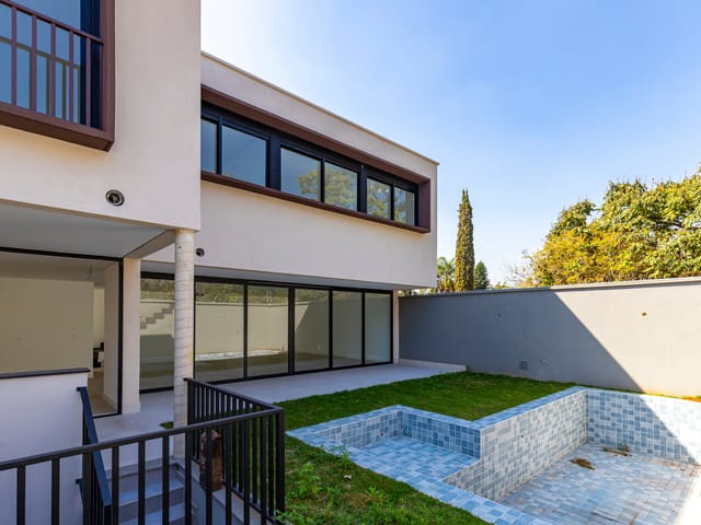 Casa com 584m² 4 quartos e 5 banheiros, à venda, no bairro Jardim Cordeiro em São Paulo
