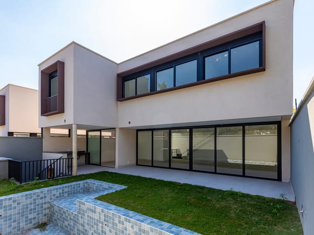 Casa com 584m² 4 quartos e 5 banheiros, à venda, no bairro Jardim Cordeiro em São Paulo