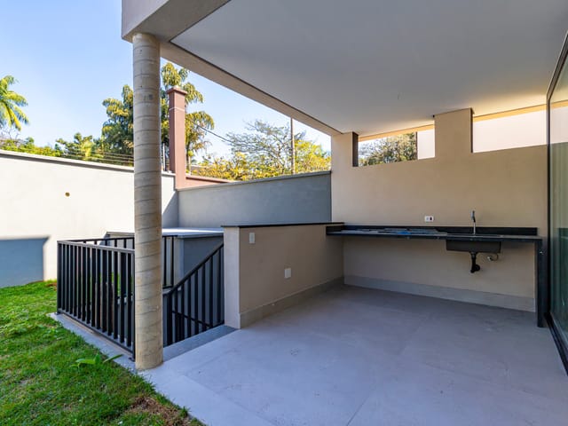 Casa com 584m² 4 quartos e 5 banheiros, à venda, no bairro Jardim Cordeiro em São Paulo