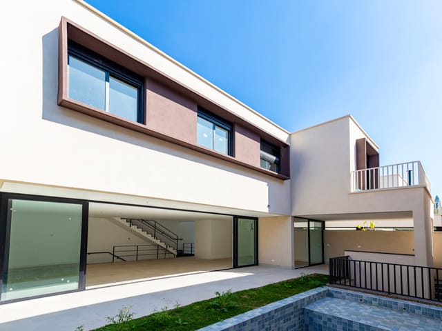 Casa com 390m² 4 quartos e 5 banheiros, à venda, no bairro Jardim Cordeiro em São Paulo