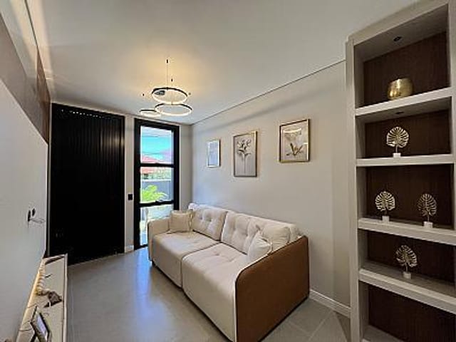 Casa 3 quartos e 3 banheiros, à venda, no bairro Ingleses do Rio Vermelho em Florianópolis