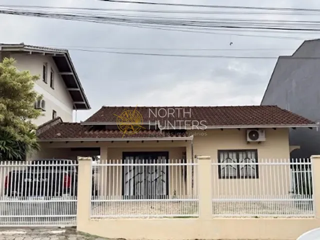 Casa 2 quartos e 2 banheiros, à venda, no bairro Itaum em Joinville