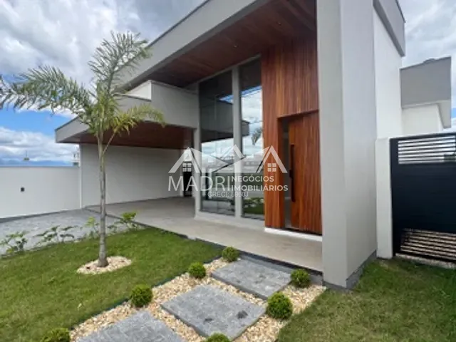 Casa com 360m² 3 quartos e 1 banheiro, à venda, no bairro Sertão do Maruim em São José