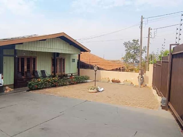 Casa 3 quartos e 2 banheiros, à venda, no bairro Centro em Cambé