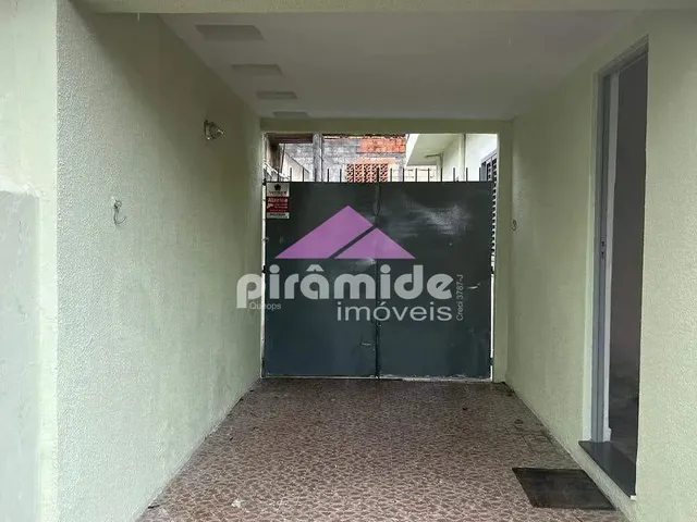 Casa com 250m² 3 quartos e 1 banheiro, à venda ou para alugar, no bairro Jardim Ismênia em São José Dos Campos