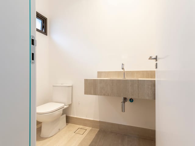 Casa com 689m² 4 quartos e 5 banheiros, à venda ou para alugar, no bairro Jardim dos Estados em São Paulo