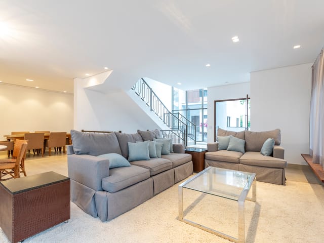 Casa com 689m² 4 quartos e 5 banheiros, à venda ou para alugar, no bairro Jardim dos Estados em São Paulo
