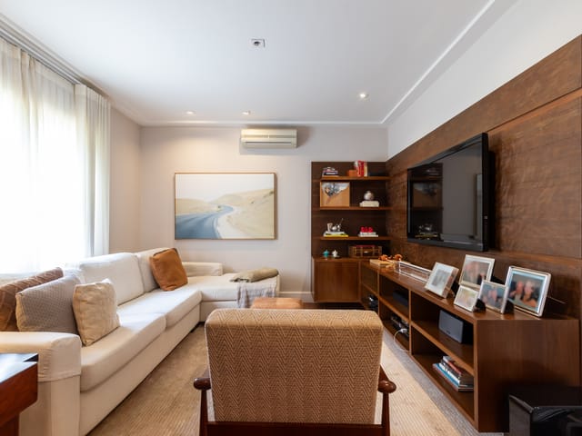 Casa com 712m² 4 quartos e 5 banheiros, à venda, no bairro Jardim Petrópolis em São Paulo