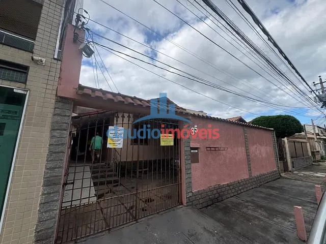 Casa 3 quartos e 3 banheiros, à venda, no bairro Monte Castelo em Volta Redonda
