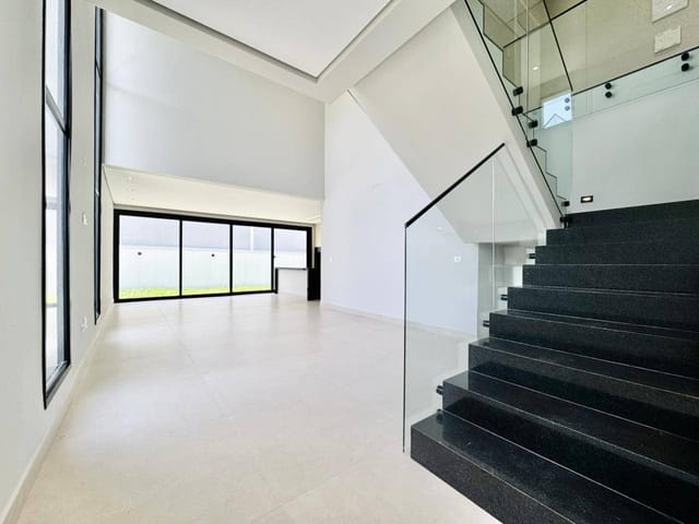 Casa com 263m² 3 quartos e 4 banheiros, à venda, no bairro Parque Tauá em Londrina