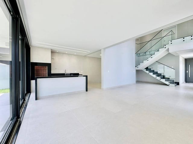 Casa com 263m² 3 quartos e 4 banheiros, à venda, no bairro Parque Tauá em Londrina