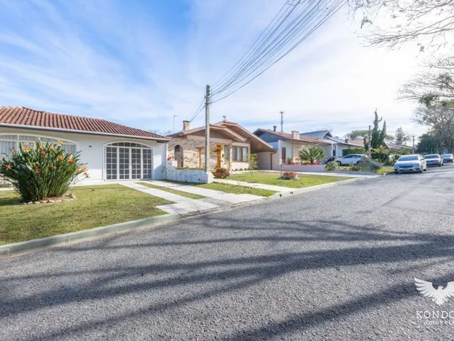 Casa com 377m² 3 quartos e 4 banheiros, à venda, no bairro Santa Felicidade em Curitiba