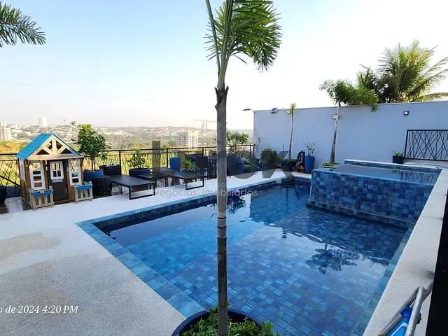 Casa com 396m² 4 quartos e 5 banheiros, à venda, no bairro Jardim Jurema em Valinhos