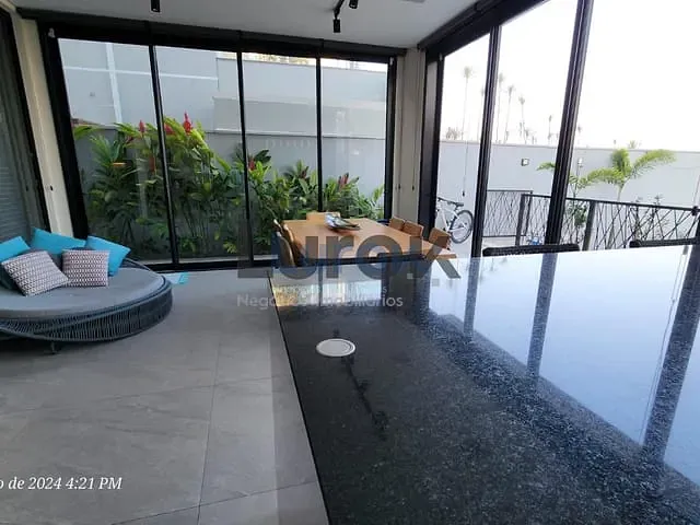 Casa com 396m² 4 quartos e 5 banheiros, à venda, no bairro Jardim Jurema em Valinhos