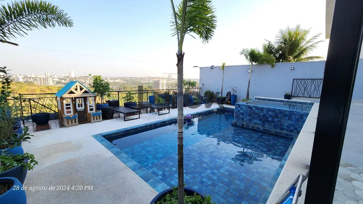 Casa, 4 quartos, 322 m² - Foto 1