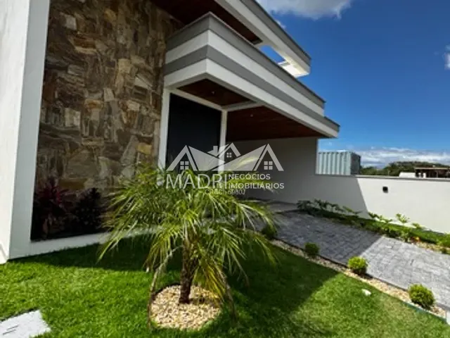 Casa com 250m² 3 quartos e 1 banheiro, à venda, no bairro Sertão do Maruim em São José