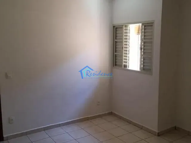 Casa com 200m² 3 quartos e 2 banheiros, para alugar, no bairro Vila Maria Helena em Indaiatuba