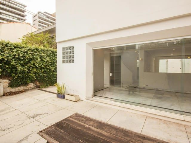 Casa 3 quartos e 3 banheiros, à venda, no bairro Vila Nova Conceição em São Paulo
