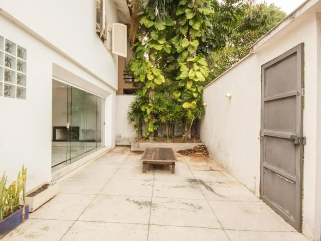 Casa 3 quartos e 3 banheiros, à venda, no bairro Vila Nova Conceição em São Paulo
