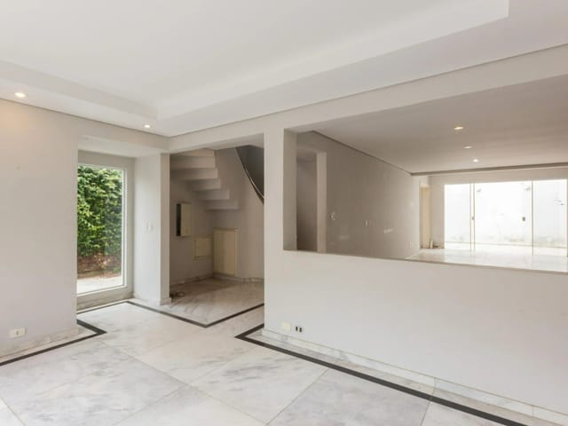 Casa 3 quartos e 3 banheiros, à venda, no bairro Vila Nova Conceição em São Paulo