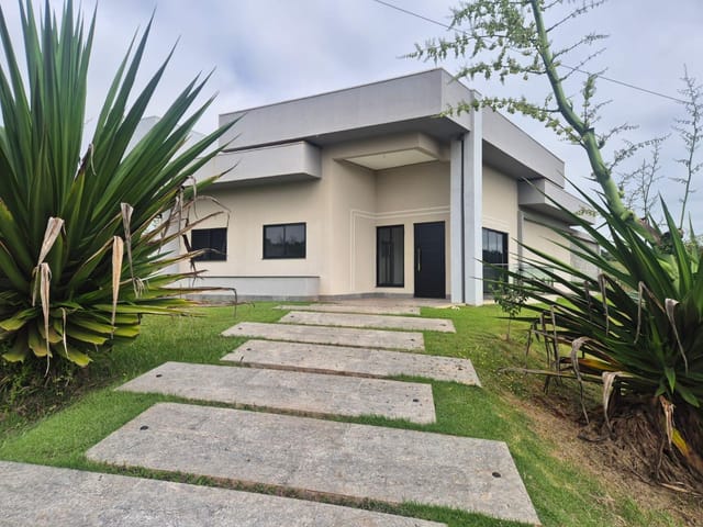 Casa 4 quartos e 5 banheiros, para alugar, no bairro Estância Santa Paula em Londrina