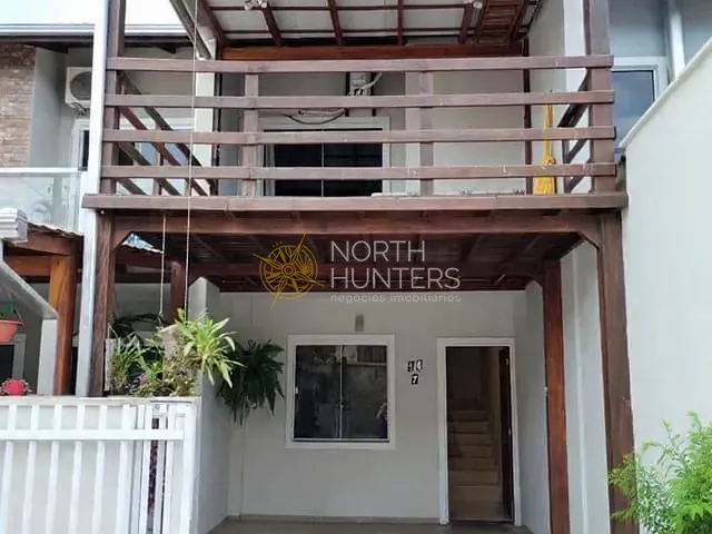 Casa 2 quartos e 2 banheiros, à venda, no bairro Vila Nova em Joinville