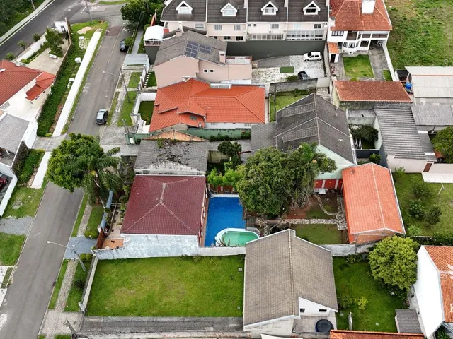 Casa com 528m² 3 quartos e 4 banheiros, à venda, no bairro Santa Felicidade em Curitiba