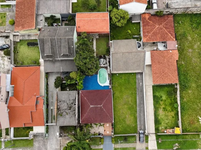 Casa com 528m² 3 quartos e 4 banheiros, à venda, no bairro Santa Felicidade em Curitiba