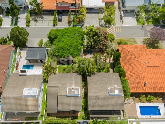 Casa com 720m² 7 quartos e 6 banheiros, à venda, no bairro Alphaville em Santana de Parnaíba