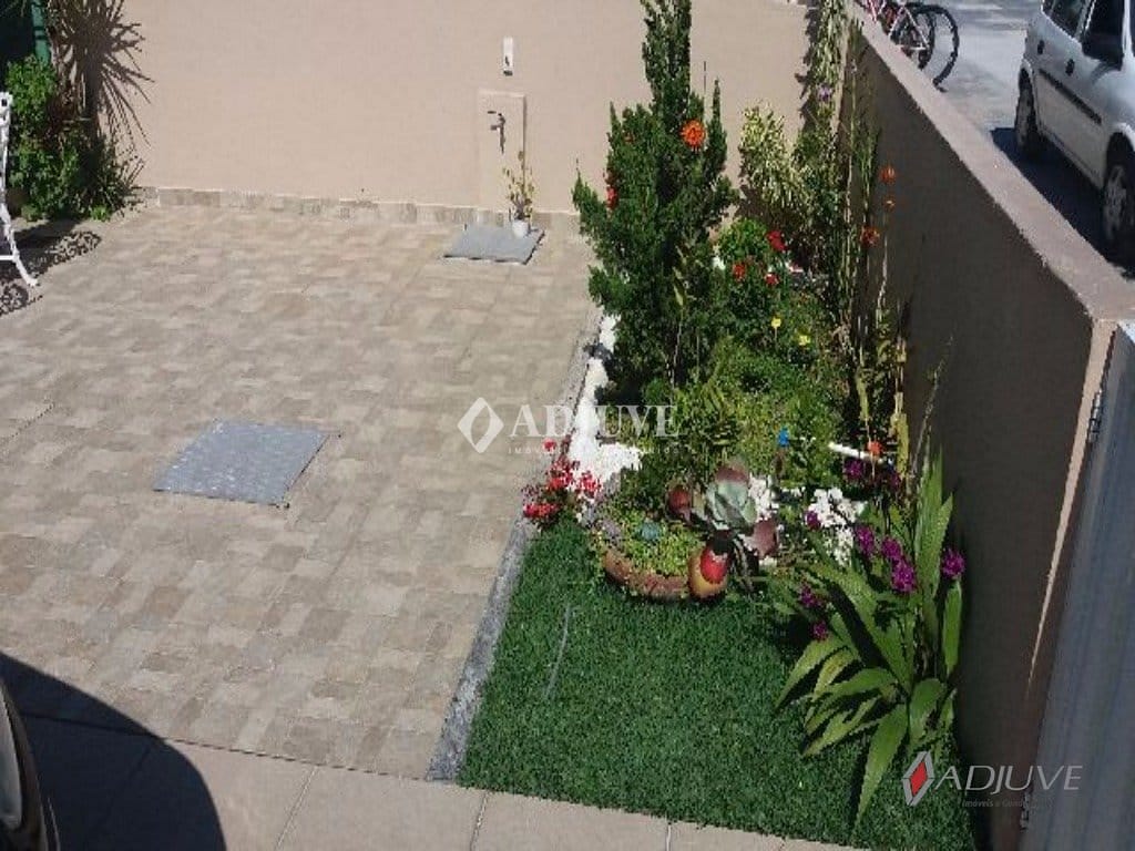 Casa à venda com 2 quartos, 75m² - Foto 13