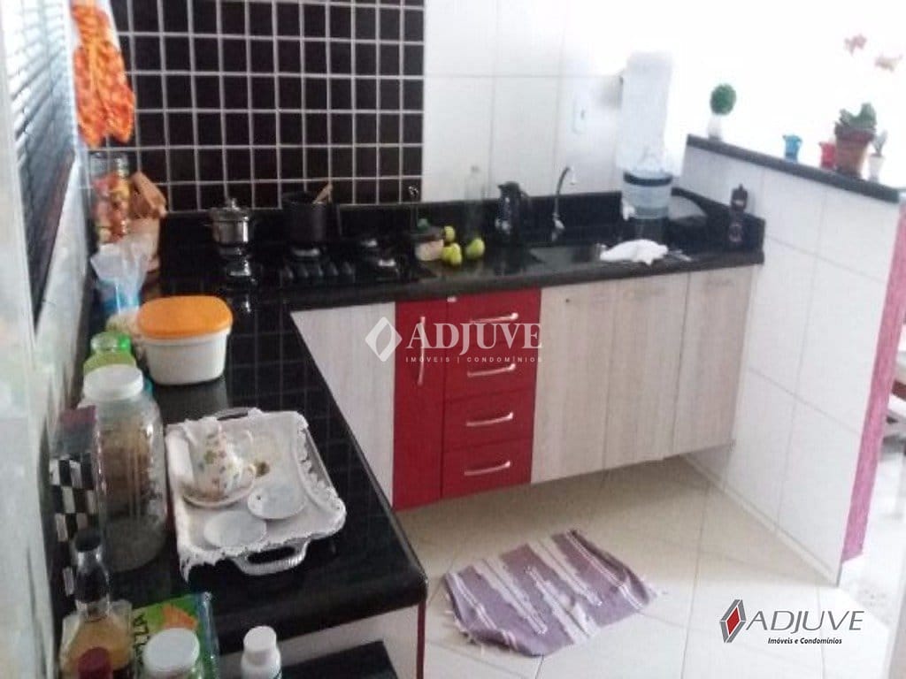 Casa à venda com 2 quartos, 75m² - Foto 3