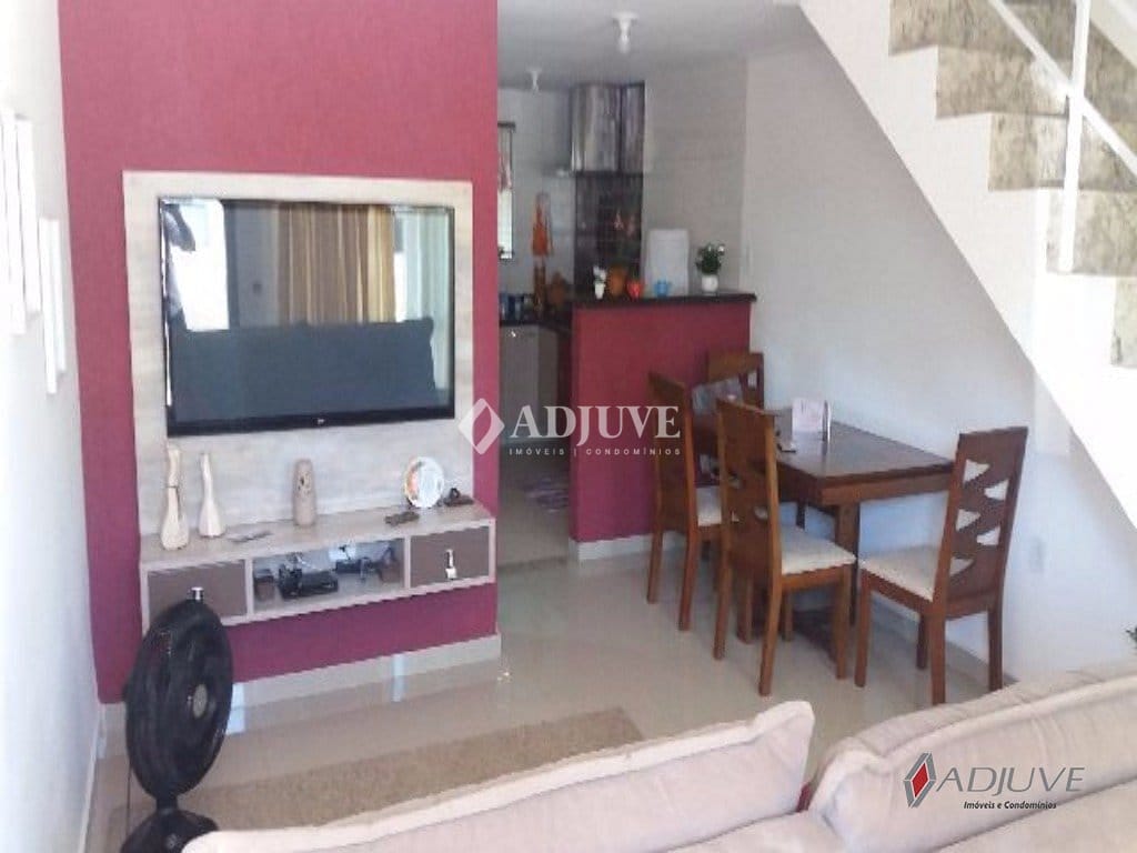 Casa à venda com 2 quartos, 75m² - Foto 4