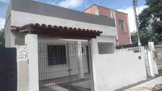 Casa 2 quartos e 1 banheiro, à venda, no bairro Parque Leopoldina em Campos dos Goytacazes
