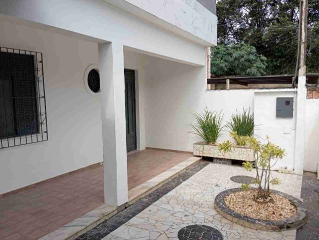 Casa 2 quartos e 1 banheiro, à venda, no bairro Parque Leopoldina em Campos dos Goytacazes