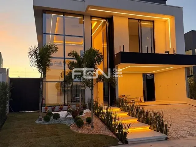 Casa com 302m² 4 quartos e 5 banheiros, à venda, no bairro Jardim Limoeiro em Camaçari