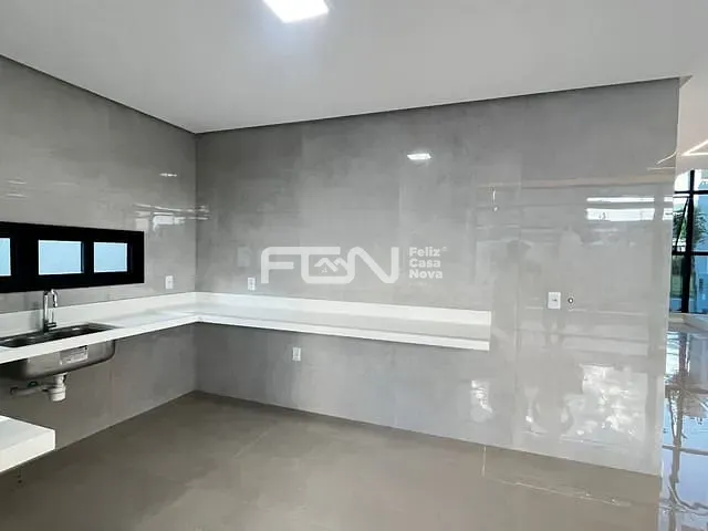 Casa com 302m² 4 quartos e 5 banheiros, à venda, no bairro Jardim Limoeiro em Camaçari