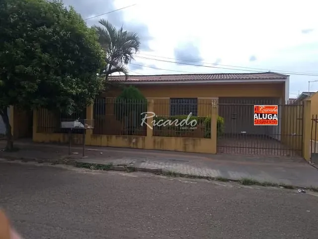 Casa com 70m² 3 quartos e 1 banheiro, para alugar, no bairro Vila Araponguinha em Arapongas