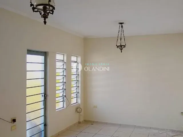 Casa com 377m² 3 quartos e 2 banheiros, à venda, no bairro Centro em Artur Nogueira