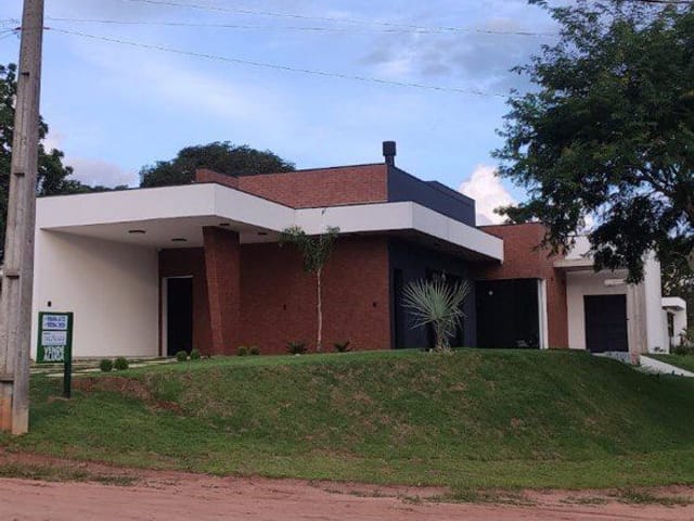 Casa com 435m² 3 quartos e 5 banheiros, à venda, no bairro Paranapanema em Paranapanema