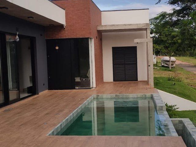 Casa com 435m² 3 quartos e 5 banheiros, à venda, no bairro Paranapanema em Paranapanema