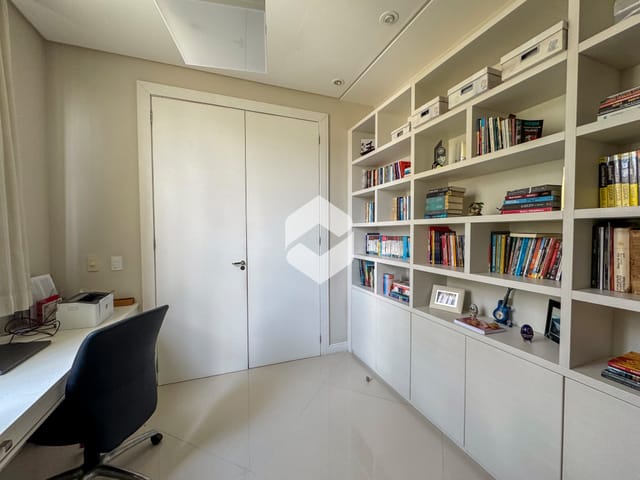 Casa com 800m² 5 quartos e 6 banheiros, à venda, no bairro Barra da Tijuca em Rio de Janeiro
