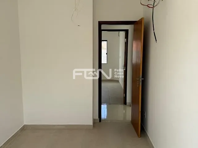 Casa 2 quartos e 2 banheiros, à venda, no bairro Centro em Lauro de Freitas