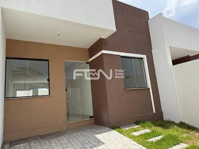Casa 2 quartos e 2 banheiros, à venda, no bairro Centro em Lauro de Freitas